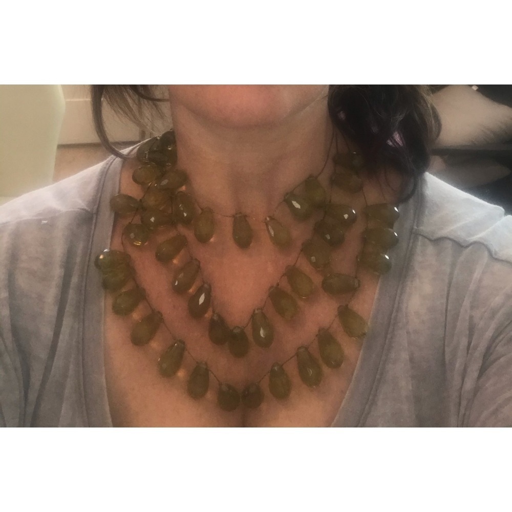 Macy’s Glass Necklace 3 Tiers/Strands decorate Décolletage Elegant Peridot Green